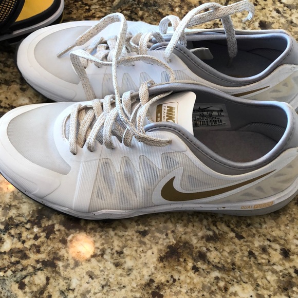 Nike - Picture 2 of 2